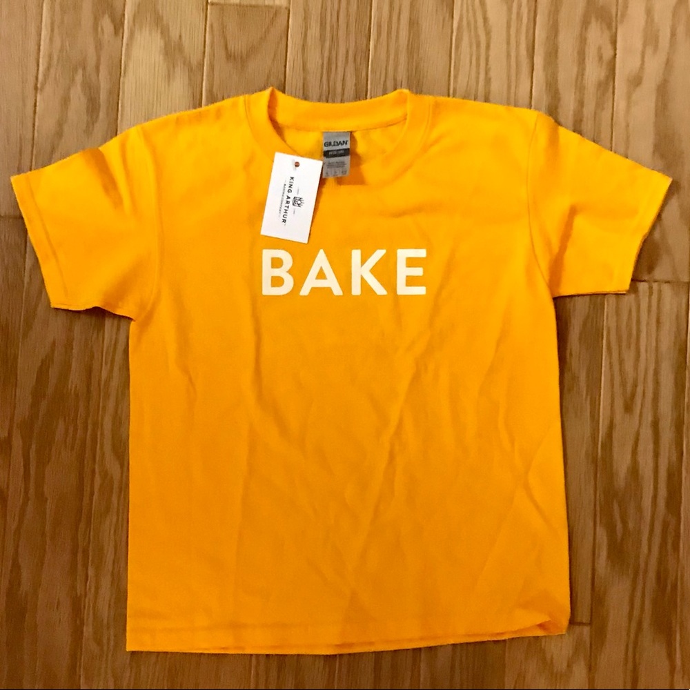 3/$10🎁 NWT “BAKE” T-SHIRT